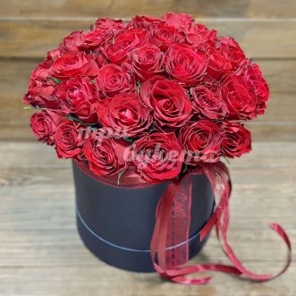 41 красная роза в шляпной коробке