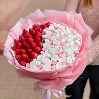 Букет из 33 клубник и маршмеллоу